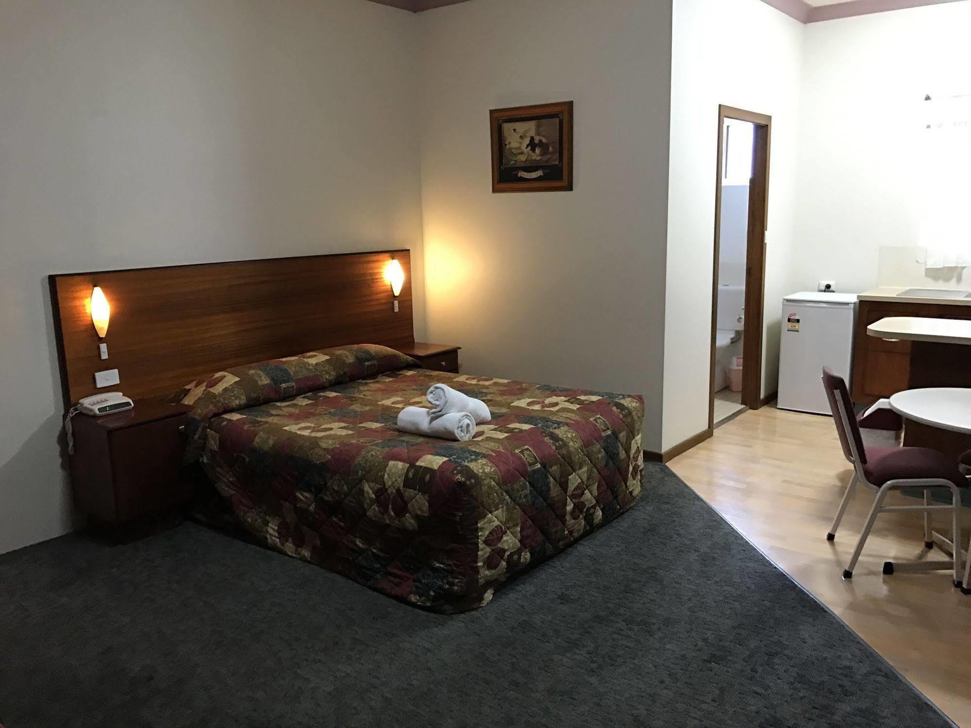 Leeton Heritage Motor Inn ภายนอก รูปภาพ