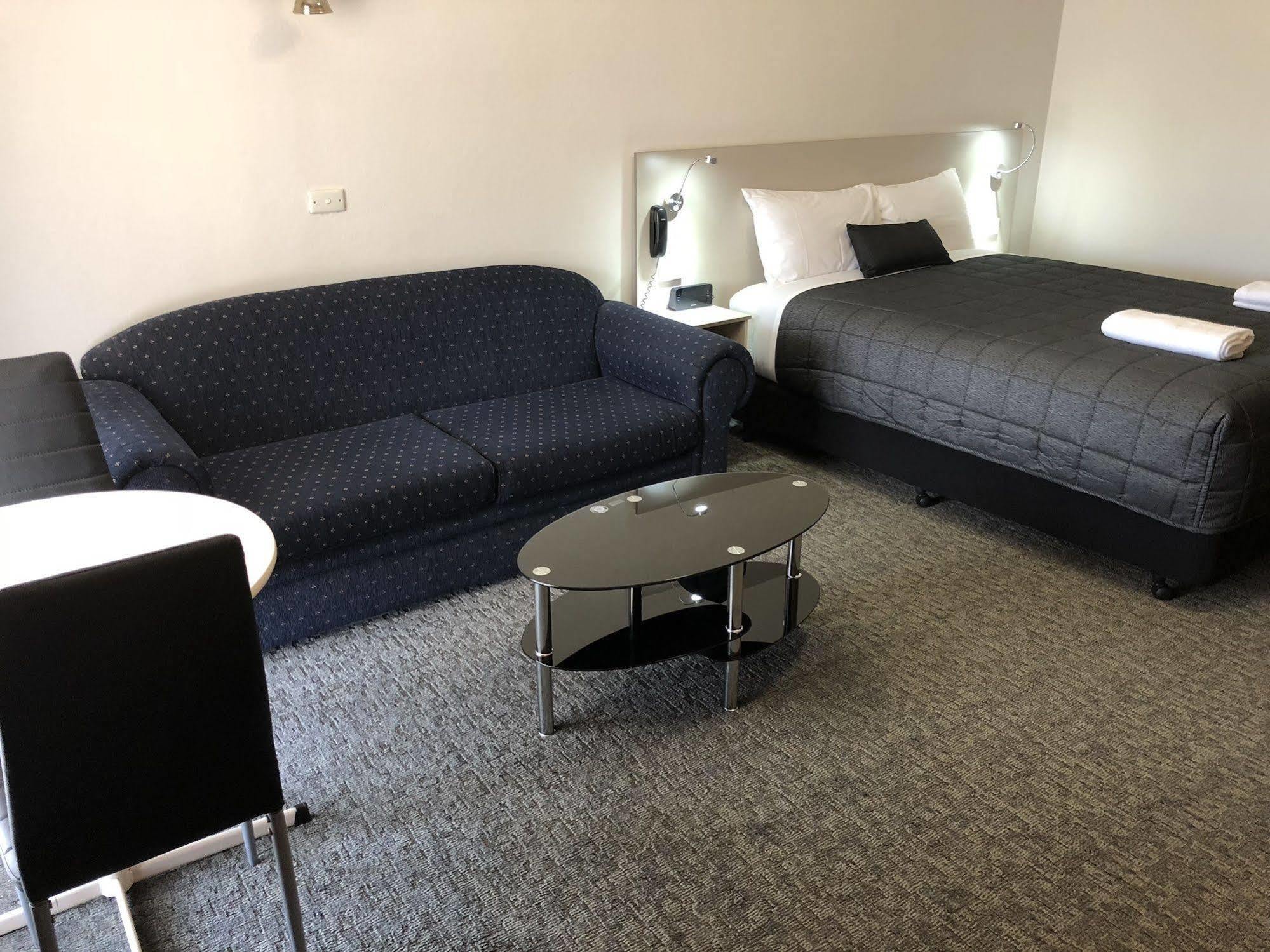 Leeton Heritage Motor Inn ภายนอก รูปภาพ
