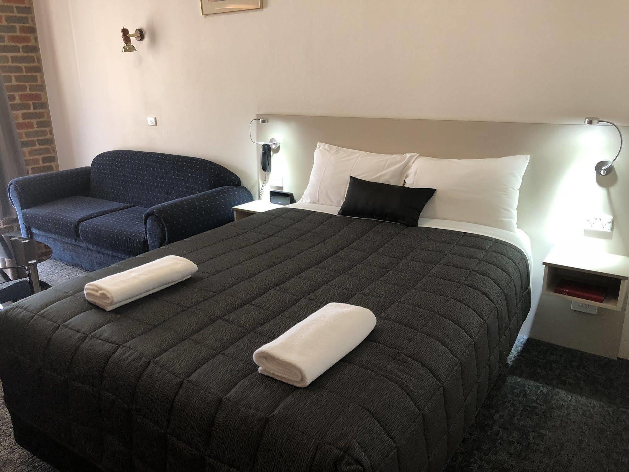 Leeton Heritage Motor Inn ภายนอก รูปภาพ
