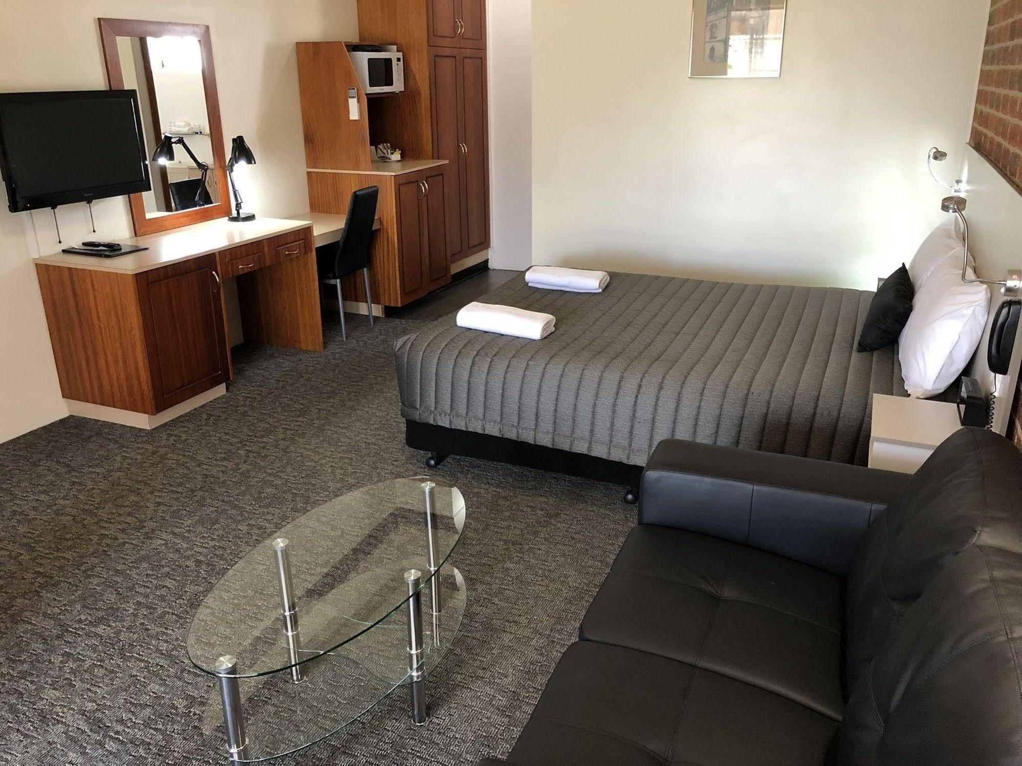 Leeton Heritage Motor Inn ภายนอก รูปภาพ