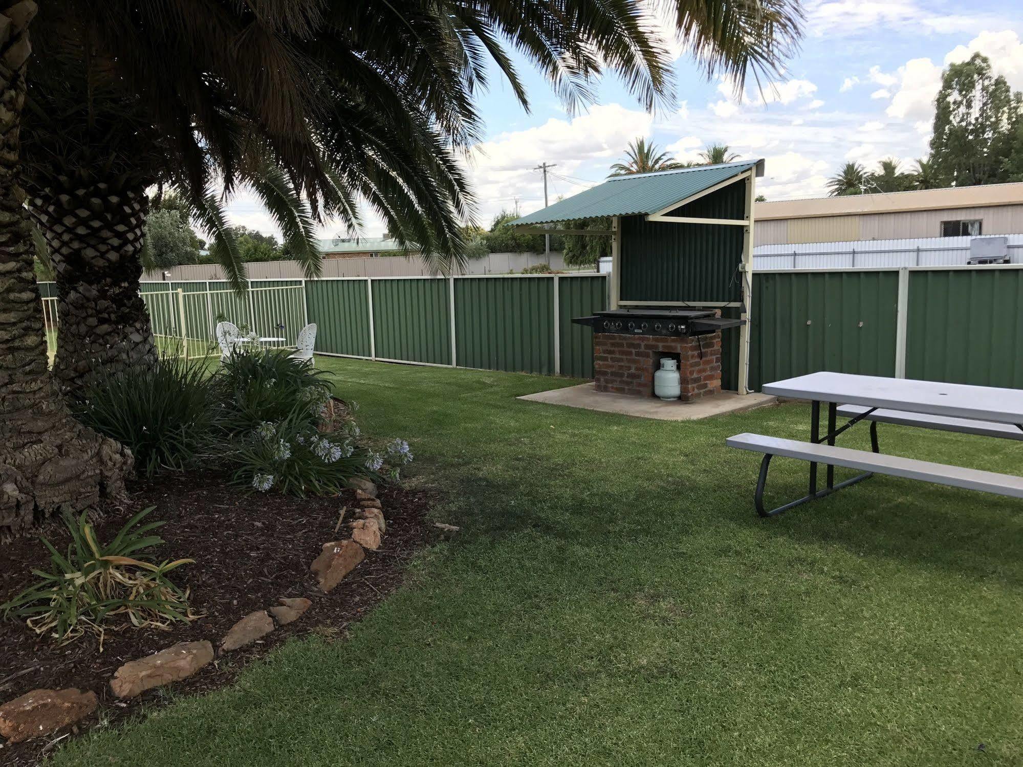 Leeton Heritage Motor Inn ภายนอก รูปภาพ