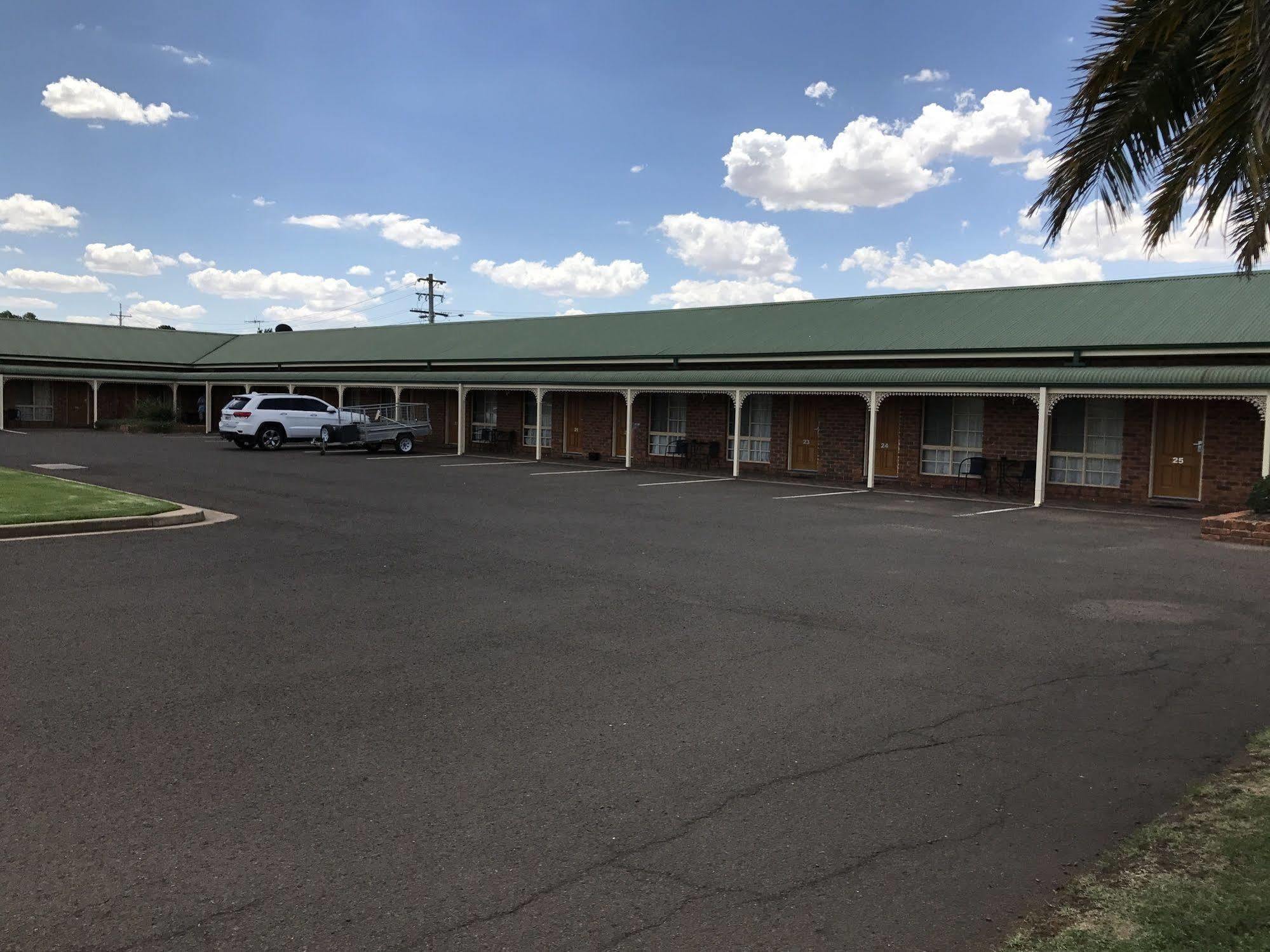 Leeton Heritage Motor Inn ภายนอก รูปภาพ