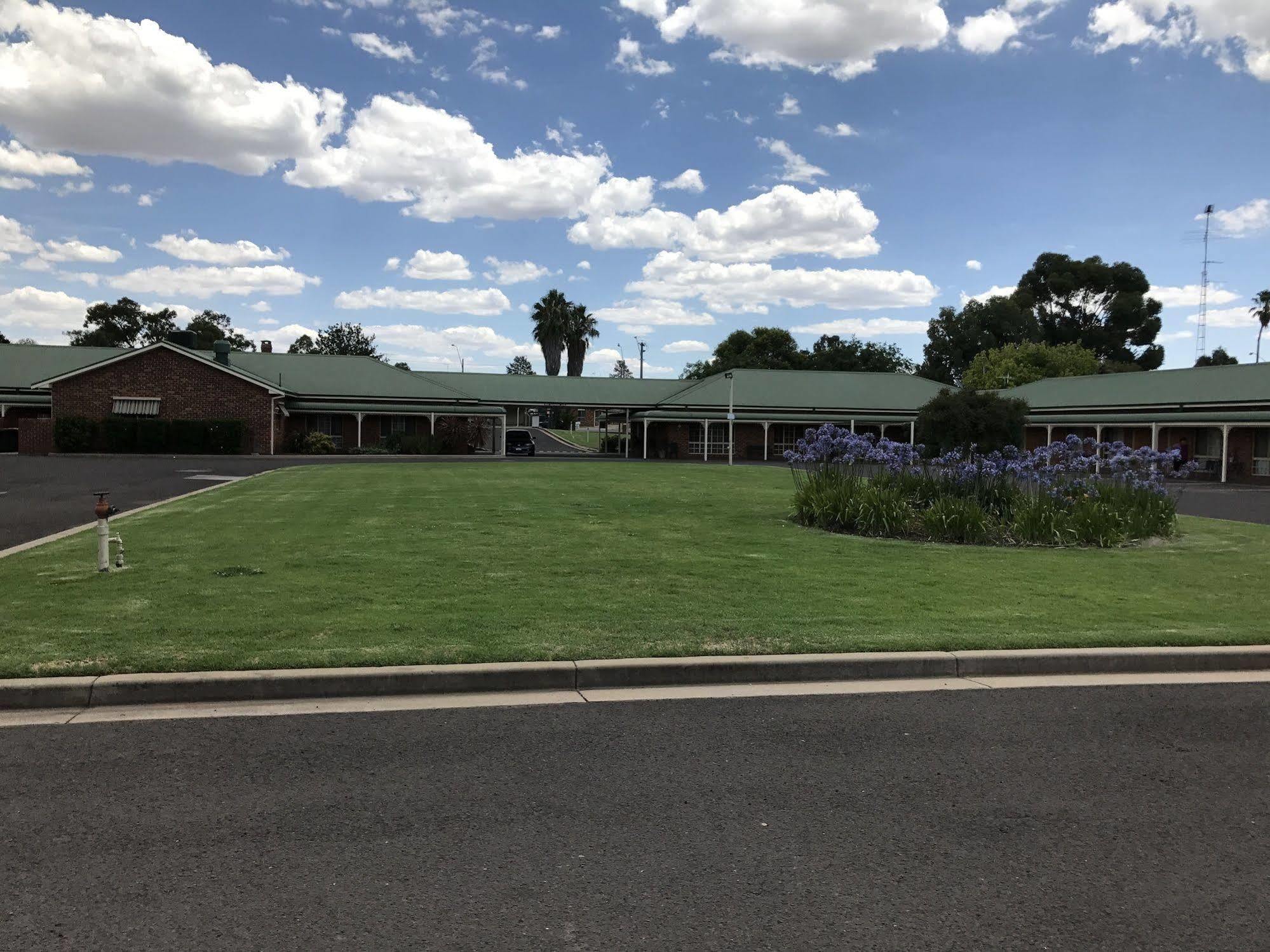 Leeton Heritage Motor Inn ภายนอก รูปภาพ